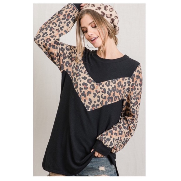 Leopard Print Long Sleeve Contrast Tee with Side Slits - Picture 2 of 4